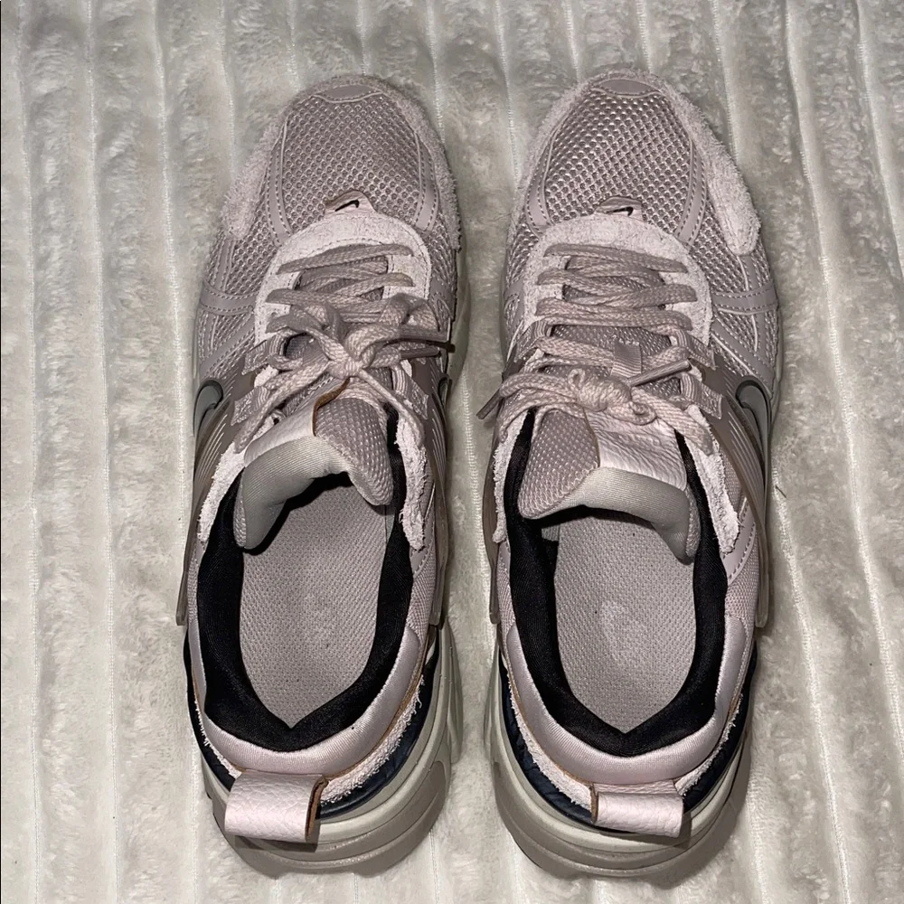 Nike V2K Run | Size 10